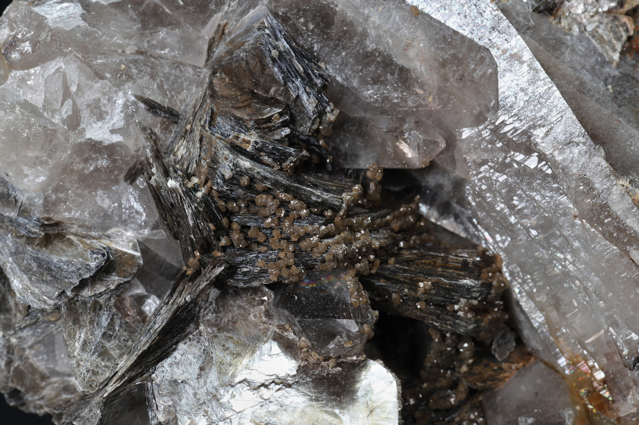 Scheelite, cinvaldite - Image 4