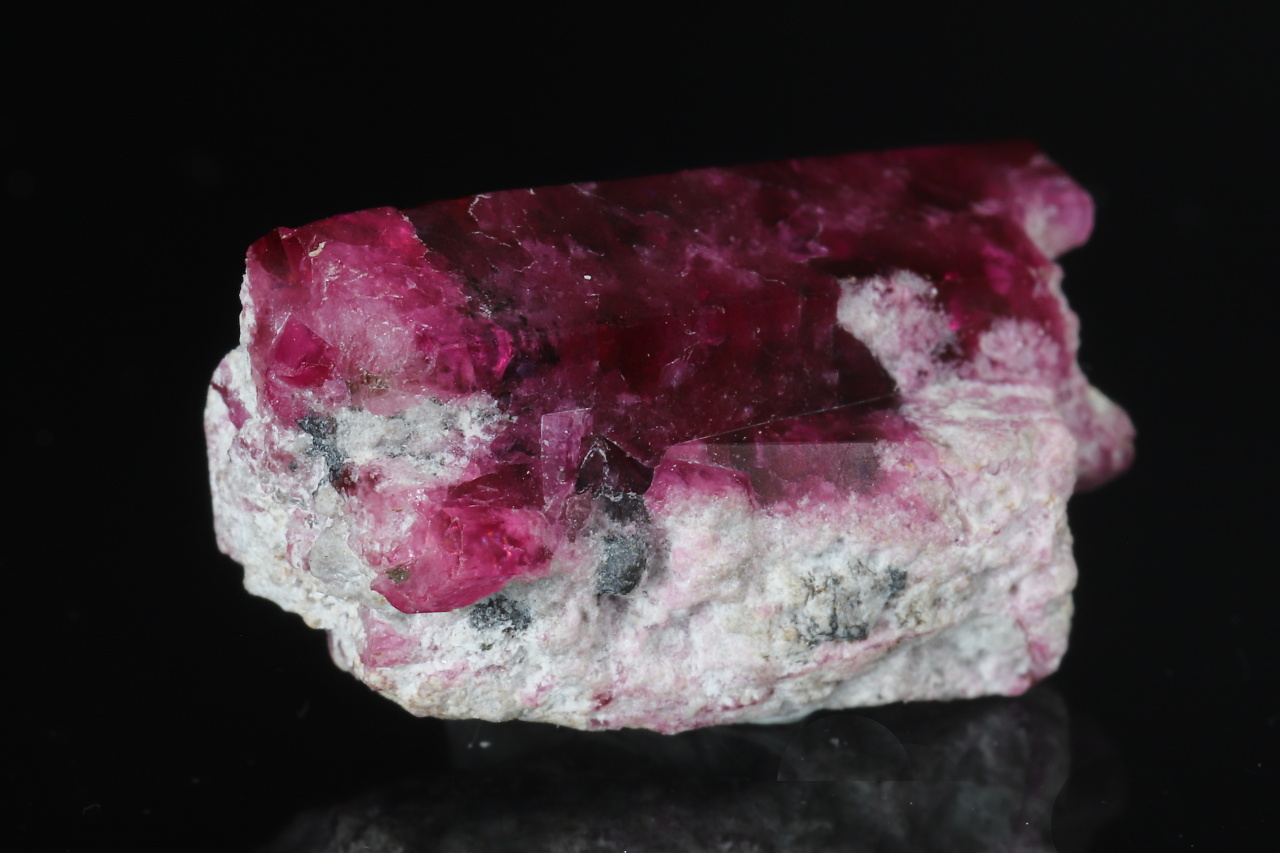 Red Beryl - Image 7