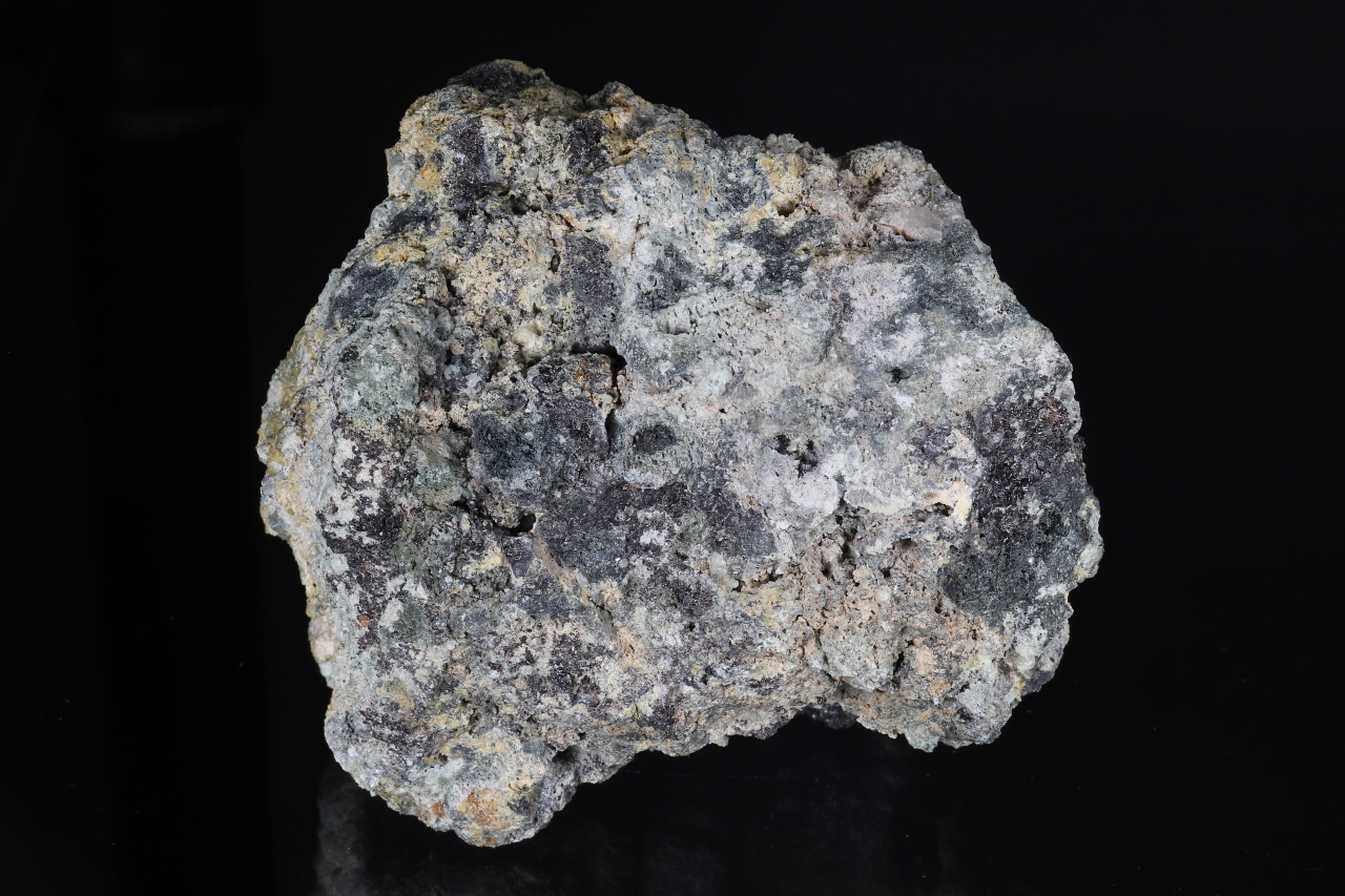 Scorodite, wolframite
