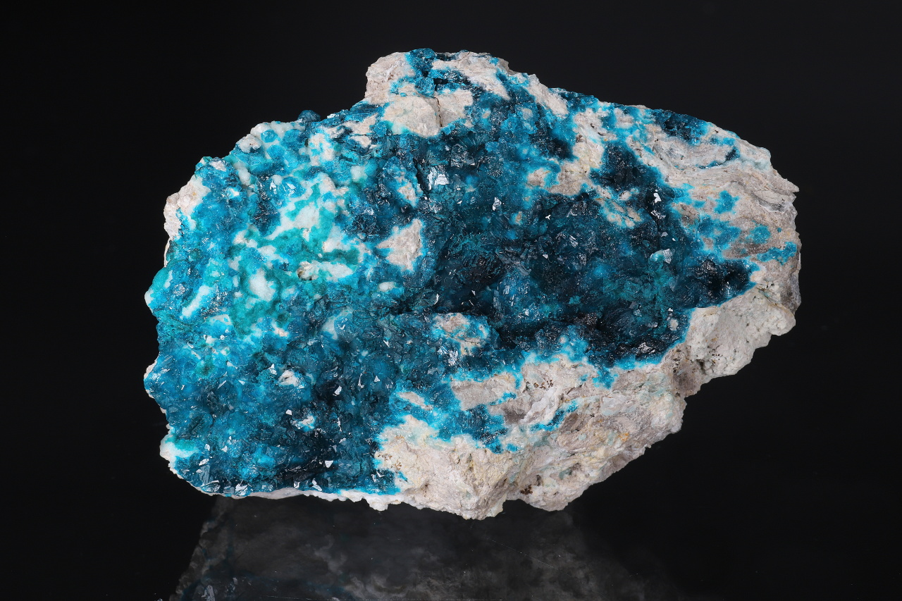 Veszelyite, kipushite