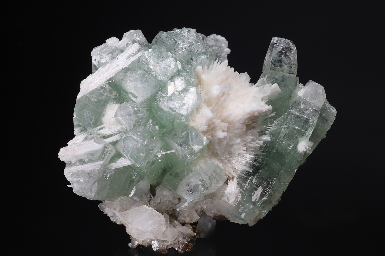 Apophyllite, stilbite, mesolite - Image 2