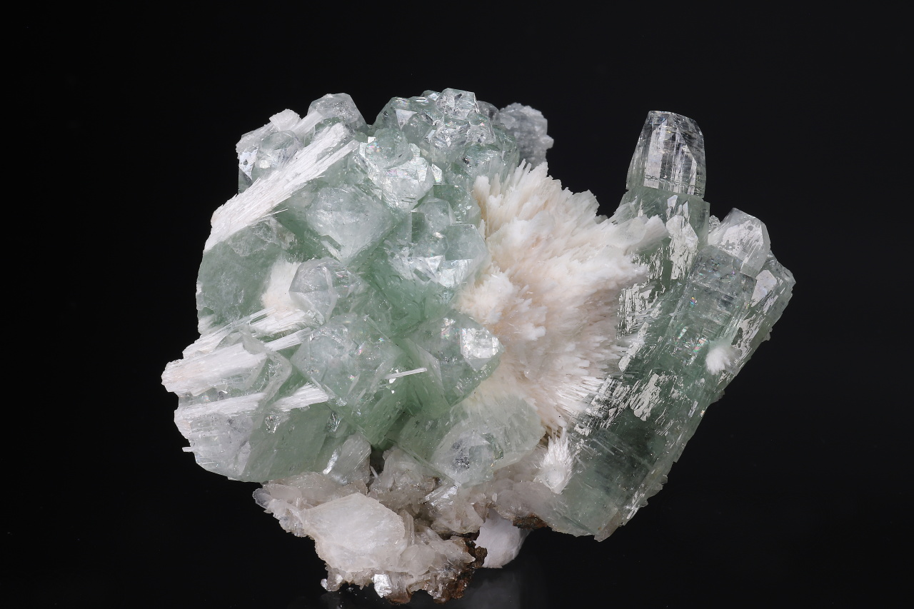Apophyllite, stilbite, mesolite - Image 3