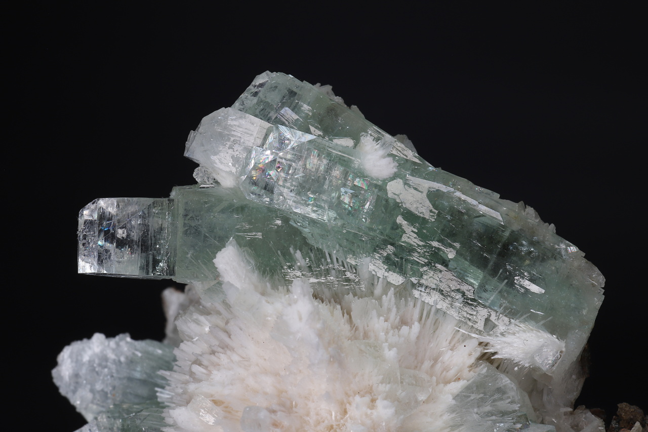 Apophyllite, stilbite, mesolite - Image 5