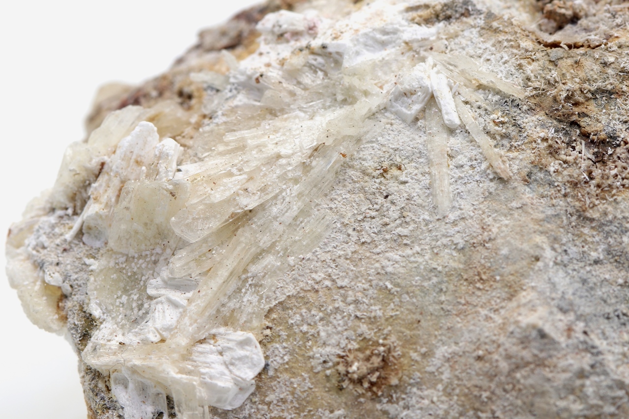 Pharmacosiderite. Pikropharmacosiderite, Brassite