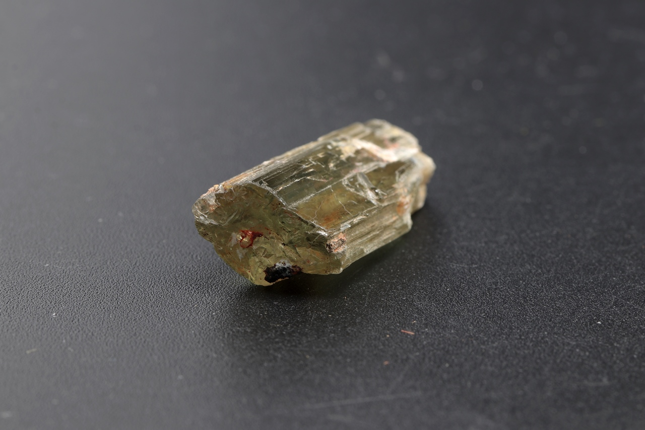 Diaspore "Sultanite" - Image 6
