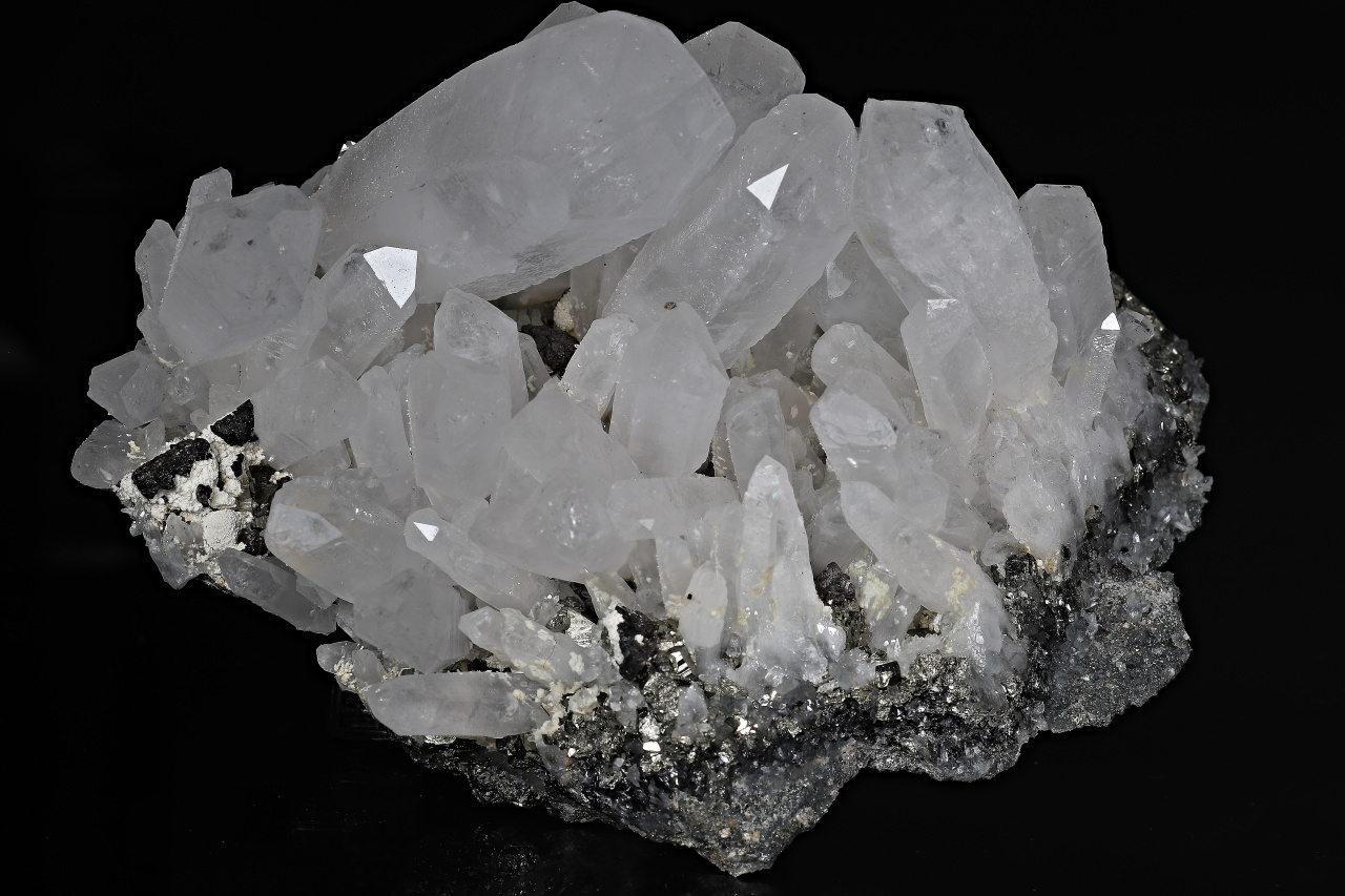 Quartz, pyrite - Image 2