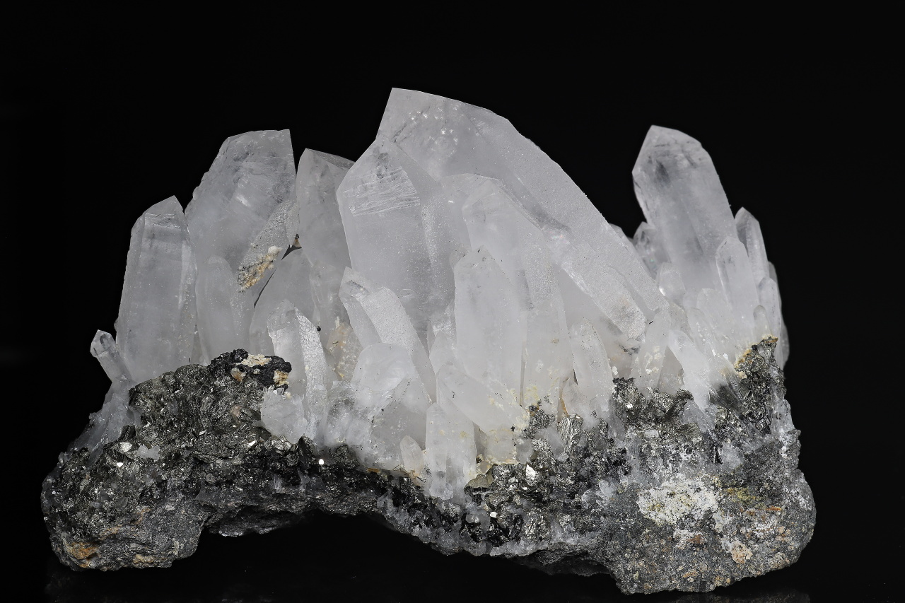 Quartz, pyrite - Image 4
