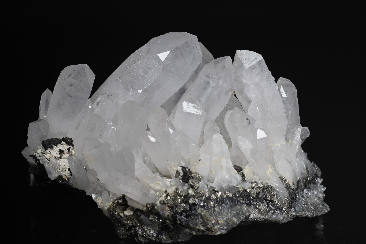 Quartz, pyrite - Image 3