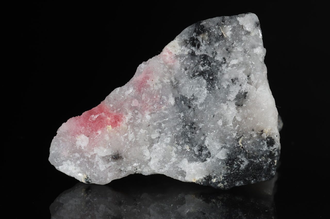 Tugtupite