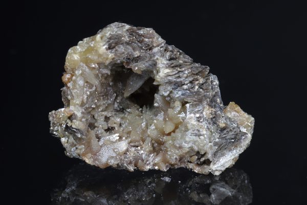 Stolzite - Image 3