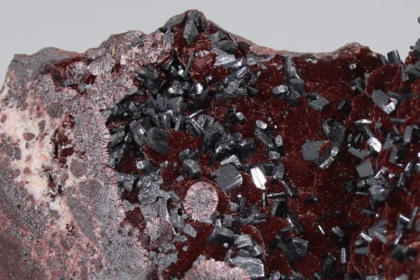 Goethite (velvet ore) - Image 6