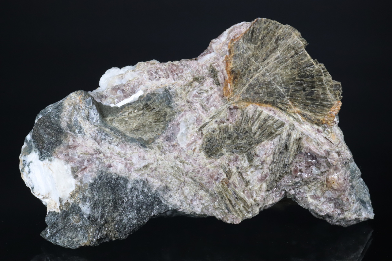 Clinozoisite, axinite