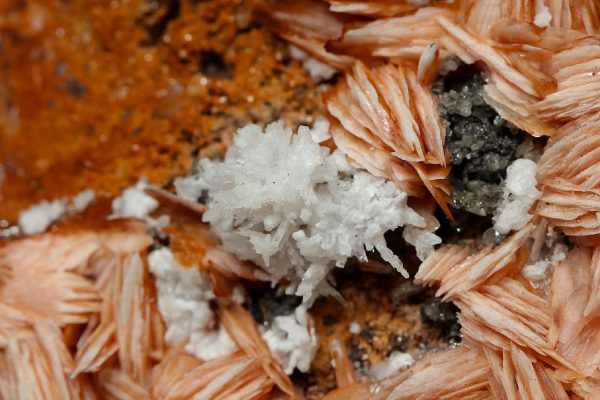 Cerussite, baryte, aragonite - Image 7