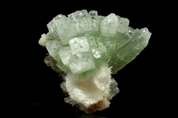 Apophyllite, stilbite, mesolite
