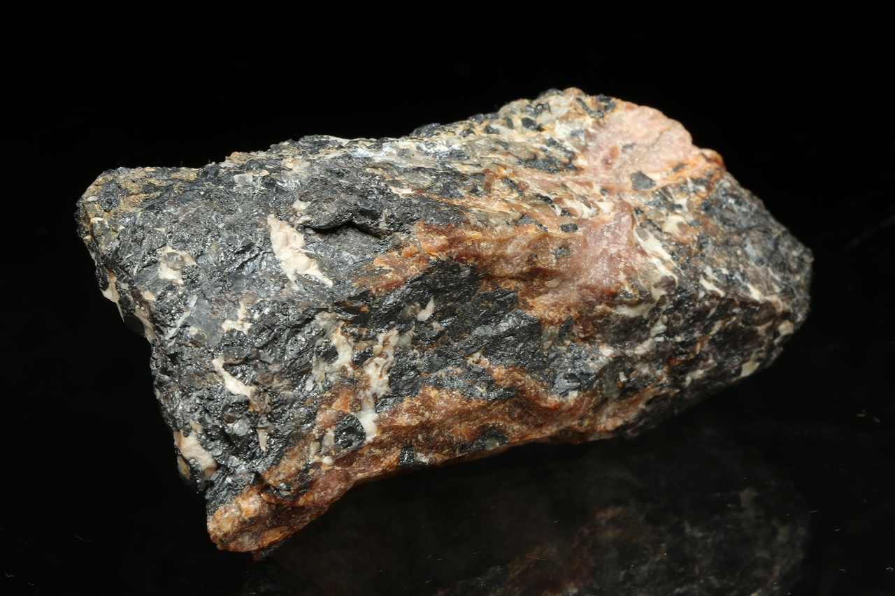 Bustamite, friedelite, willemite, franklinite - Image 2