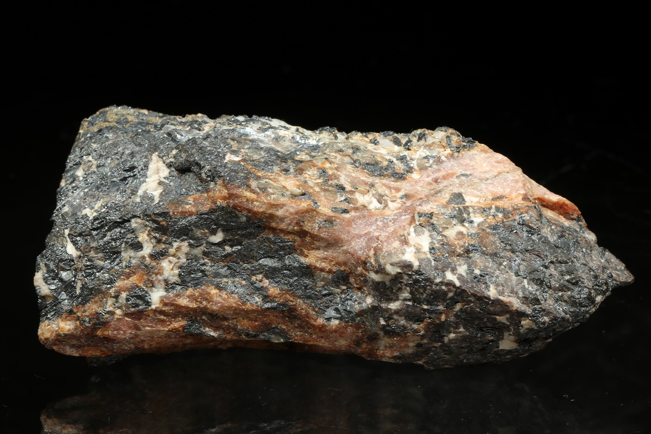 Bustamite, friedelite, willemite, franklinite