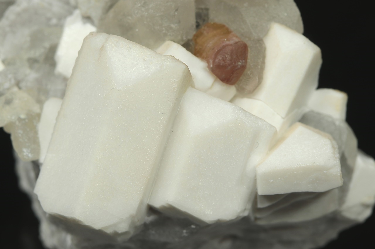 Elbaite, Orthoclase - Image 10