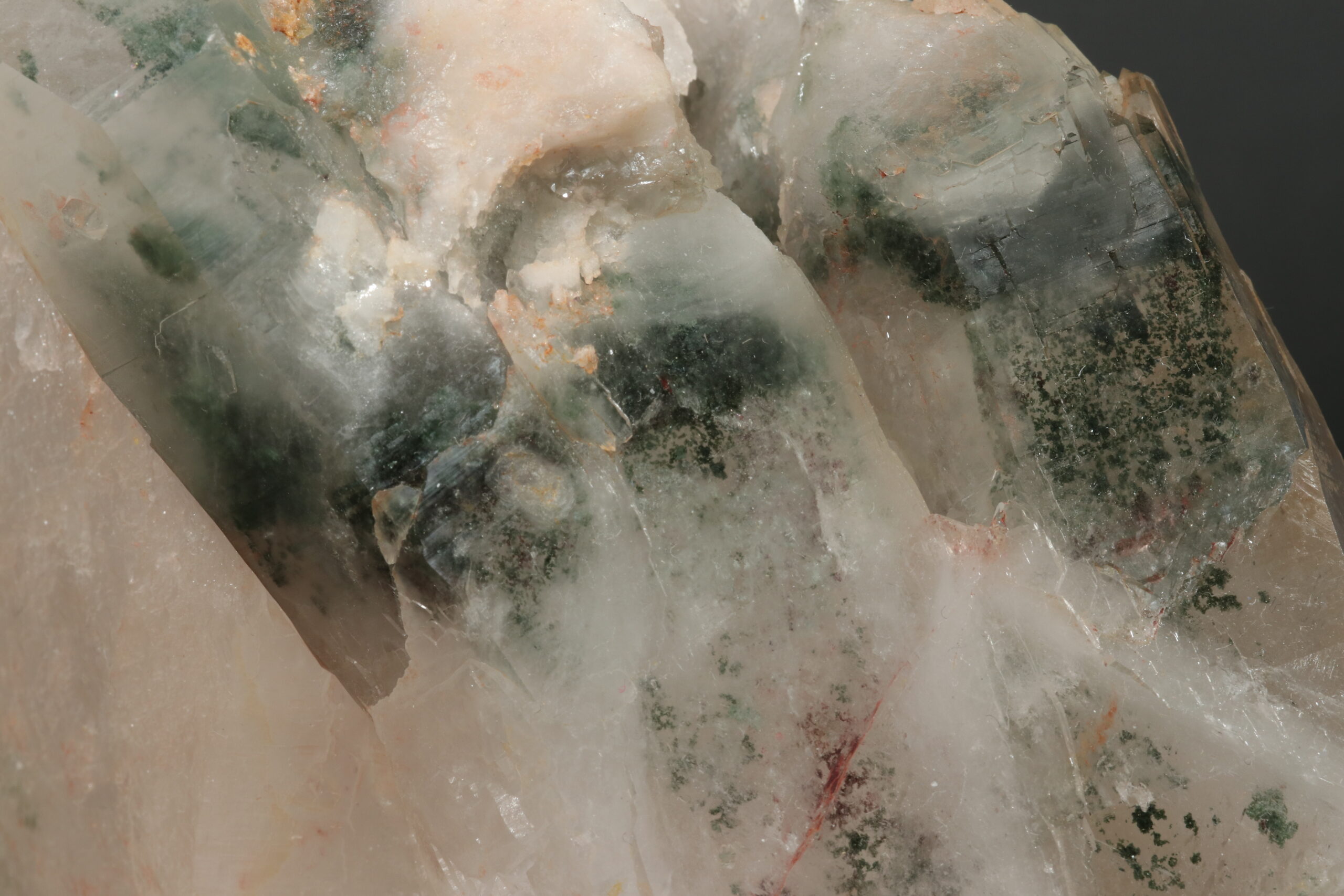 Rock crystal, chlorite - Image 2