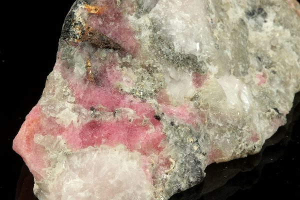 Tugtupite - Image 9
