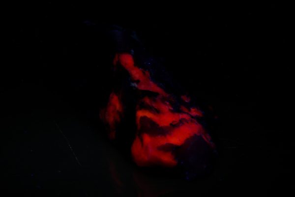 Tugtupite - Image 10