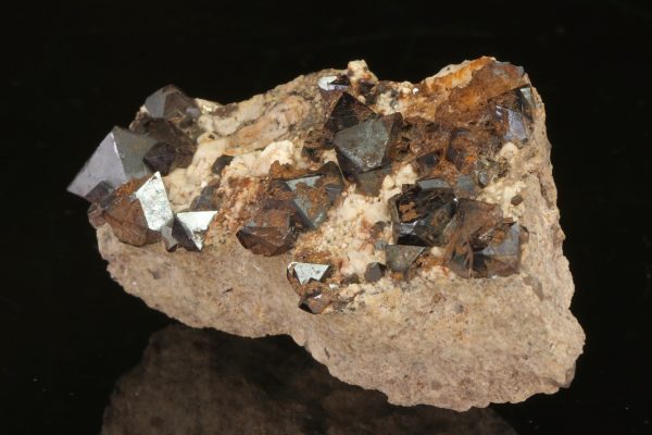Magnetite - Image 4
