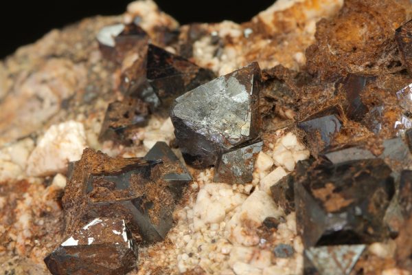 Magnetite - Image 6