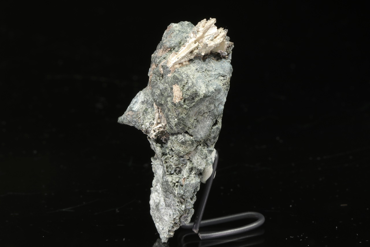 Silver, löllingite - Image 4