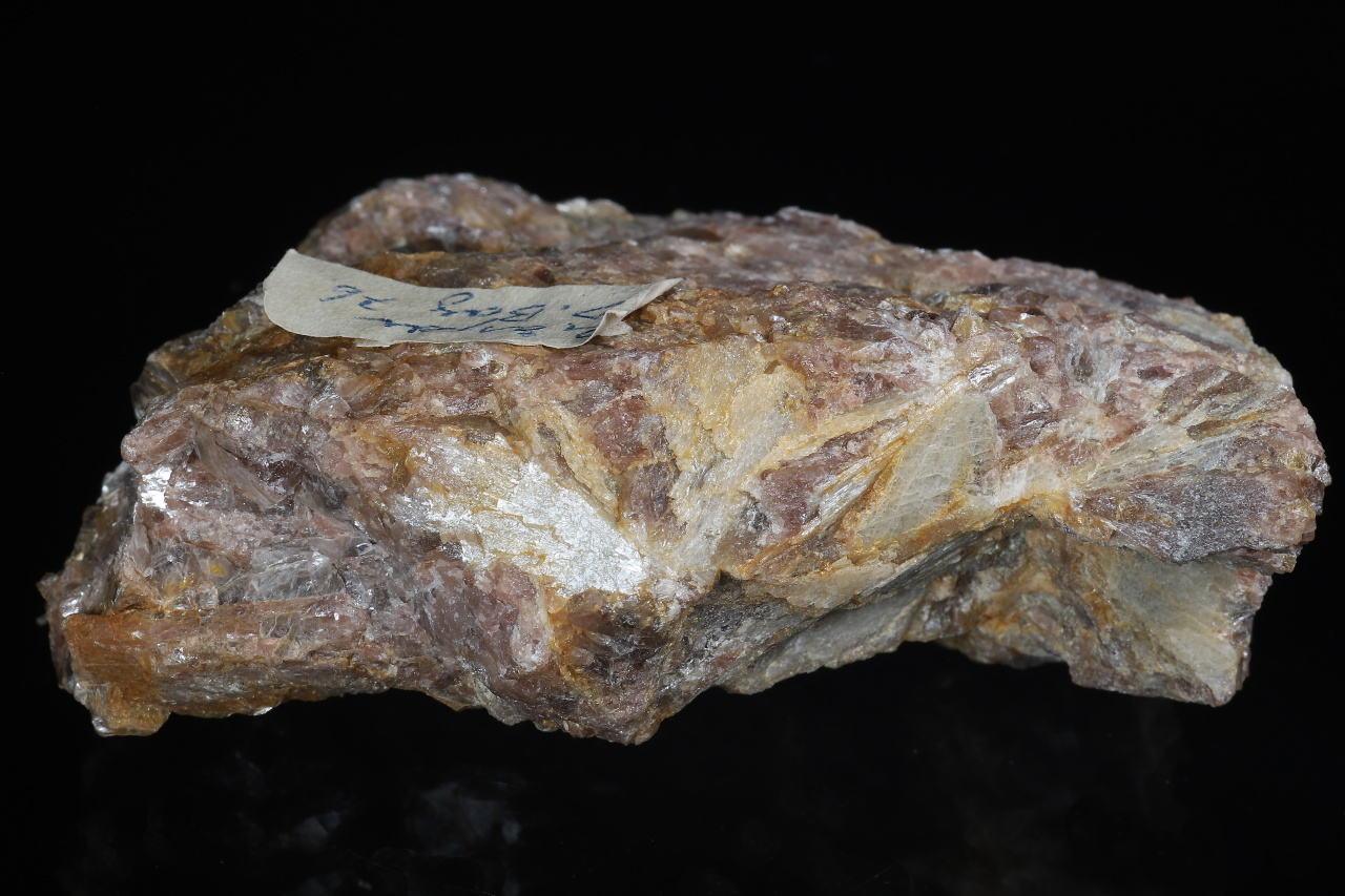 Diaspore, andalusite - Image 5