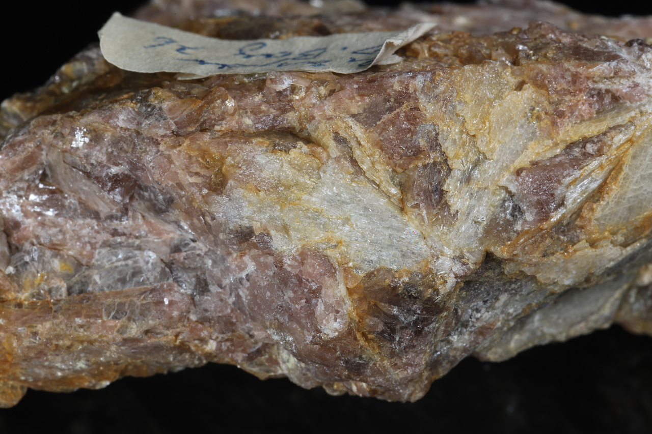 Diaspore, andalusite - Image 4