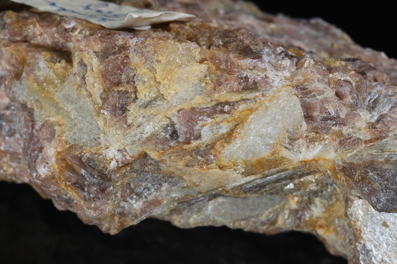 Diaspore, andalusite - Image 3