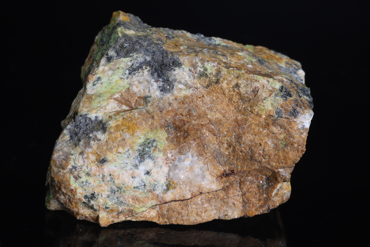 Hessite, winstanleyite, rodalquilarite - Image 2