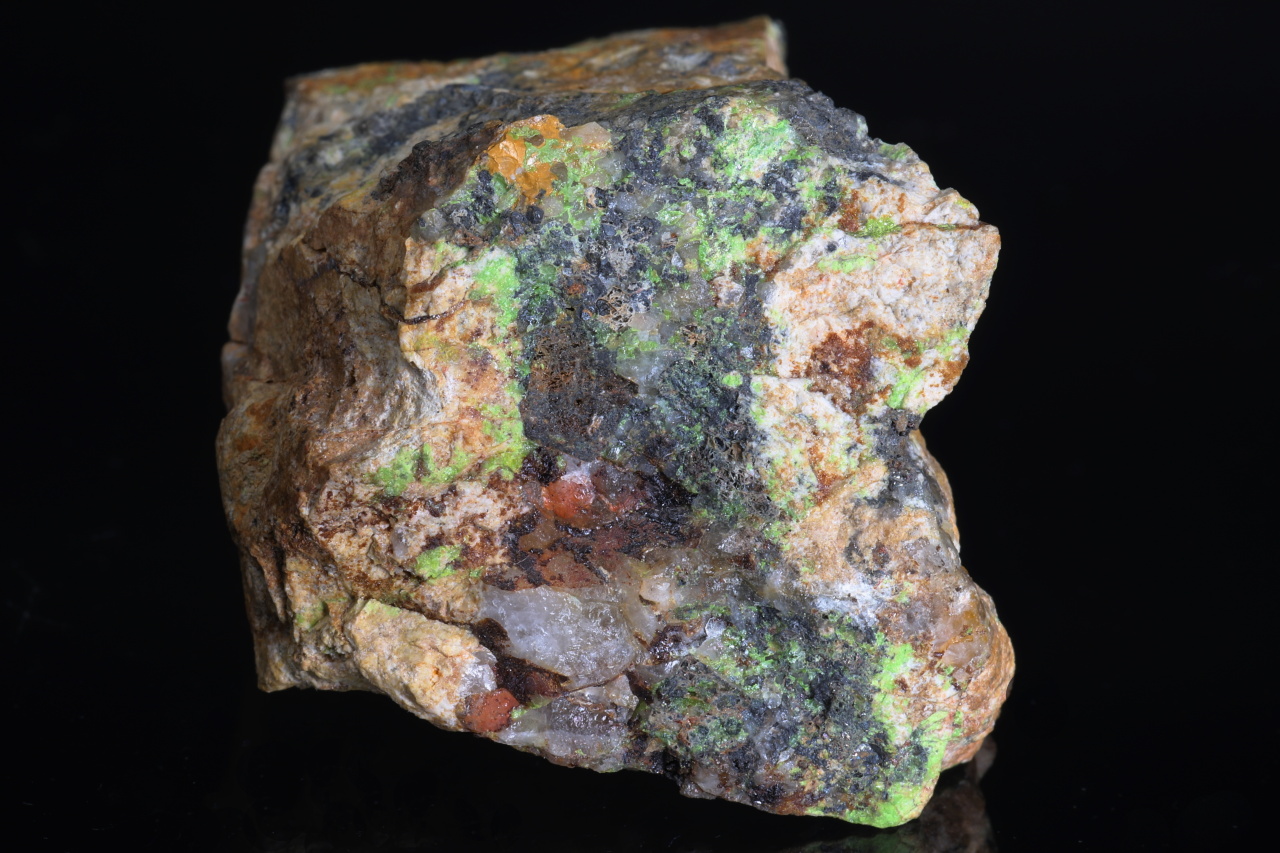 Hessite, winstanleyite, rodalquilarite