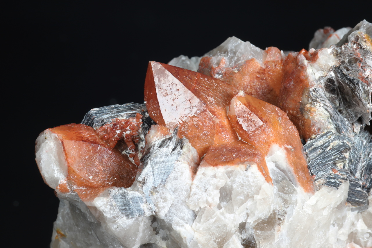 Fluorite, quartz, zinnwaldite - Image 5