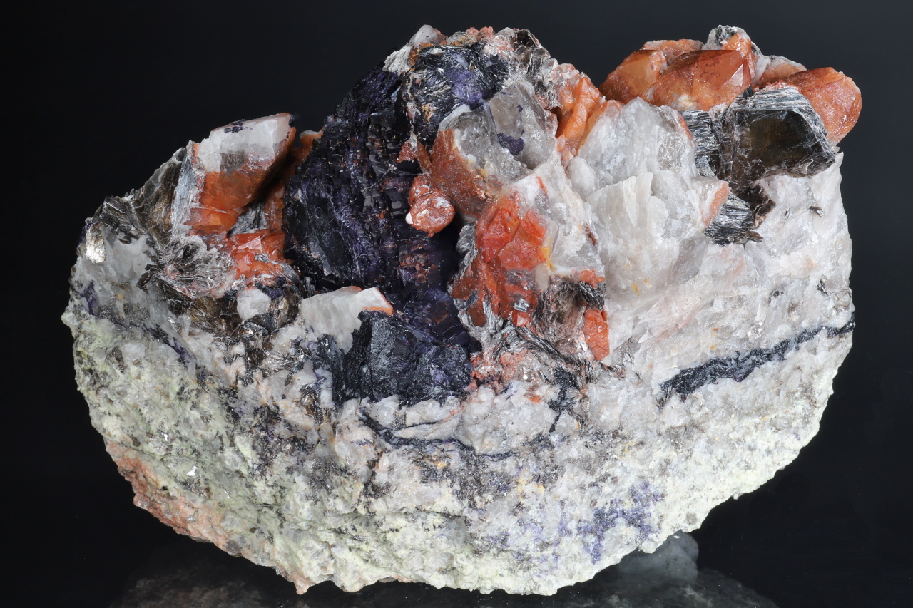 Fluorite, quartz, zinnwaldite - Image 8