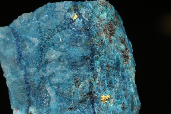 Gold, shattuckite