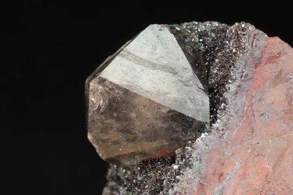 Smoky quartz, hematite - Image 6