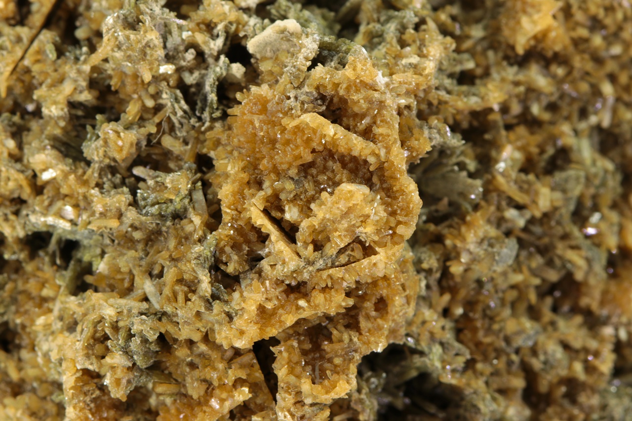 Epidote, stilbite - Image 7
