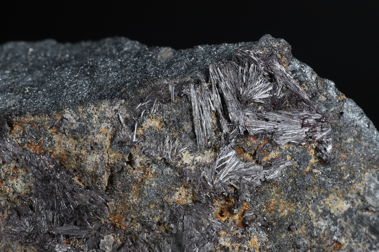 Kermesite, stibnite - Image 6