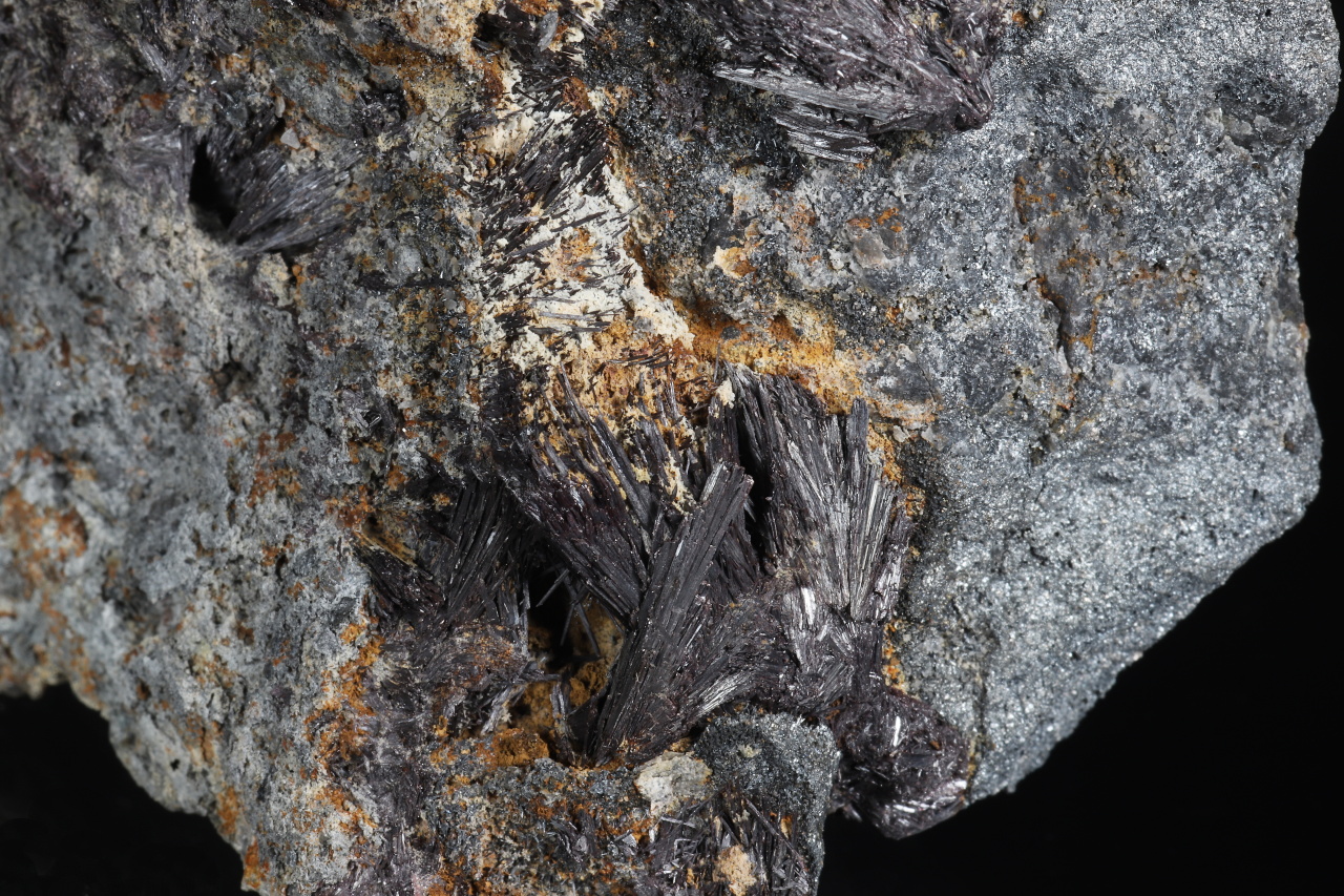 Kermesite, stibnite - Image 4