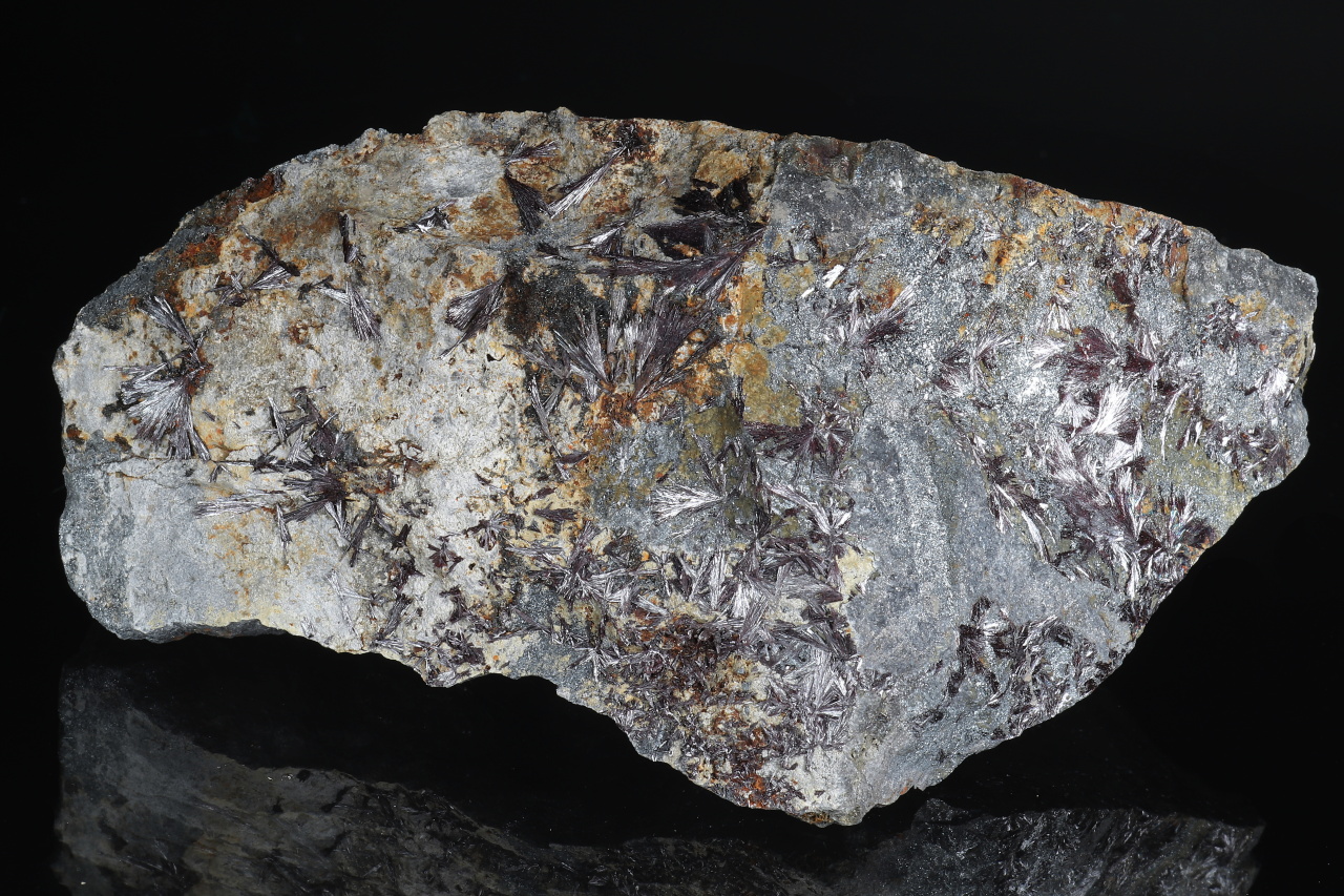 Kermesite, stibnite - Image 2