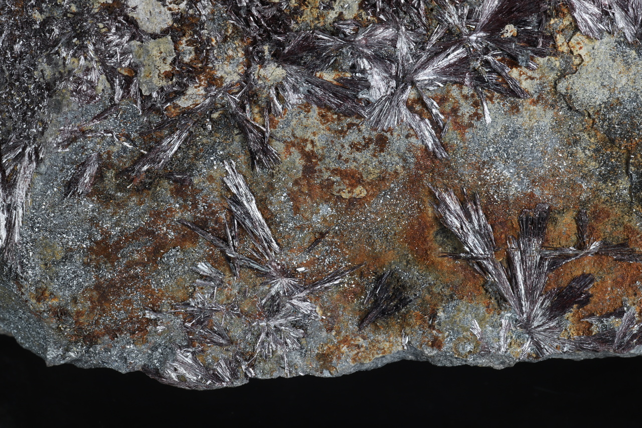 Kermesite, stibnite - Image 4