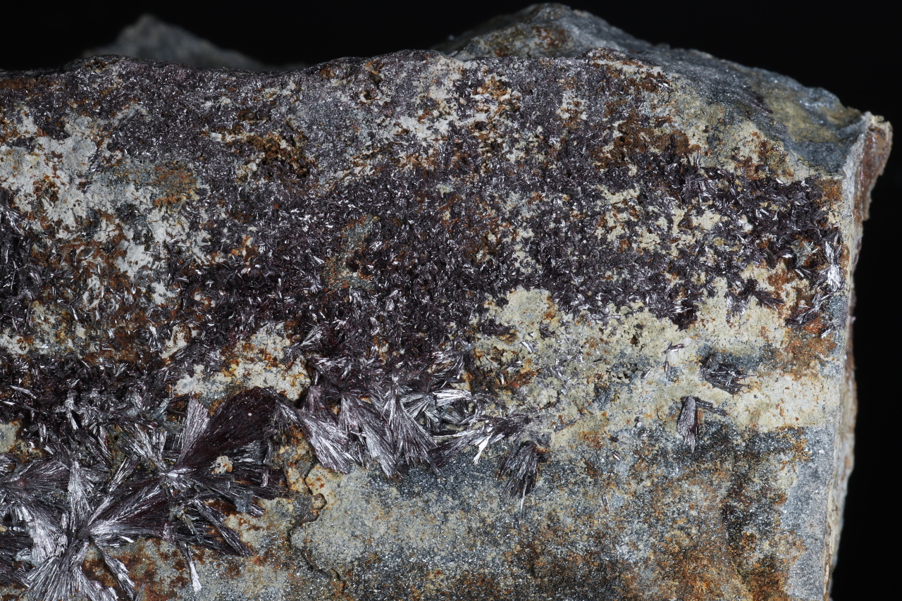 Kermesite, stibnite - Image 5