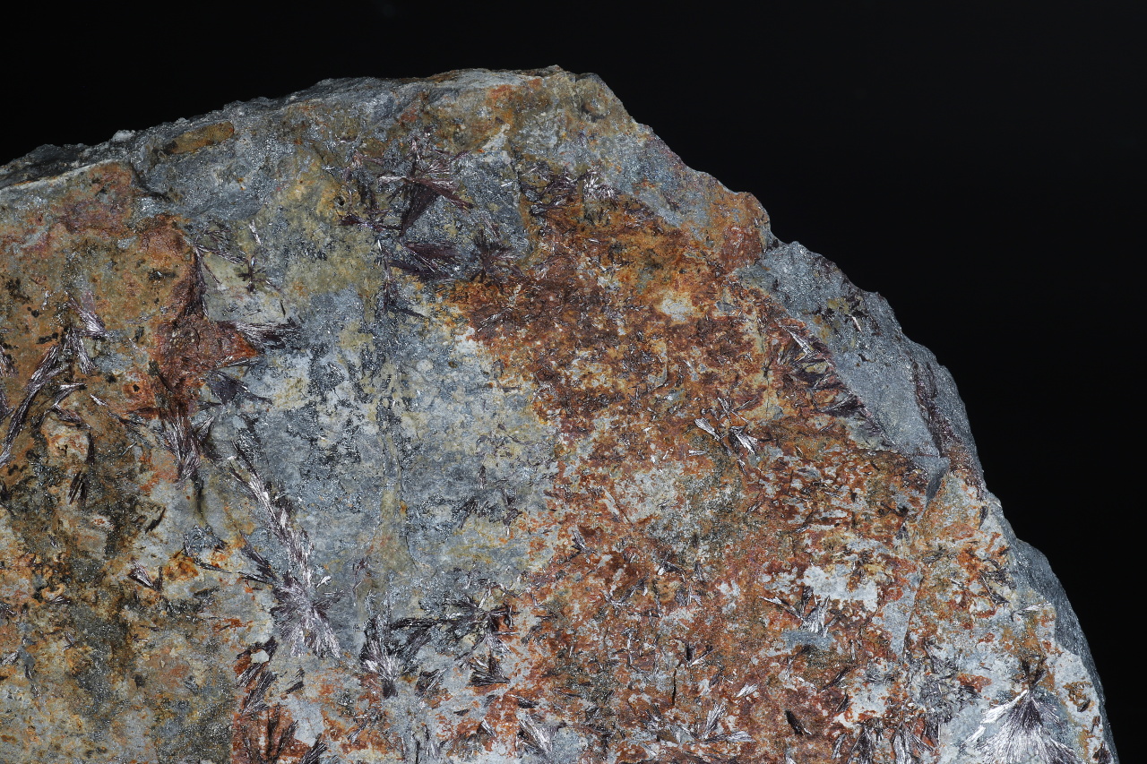 Kermesite, stibnite - Image 3