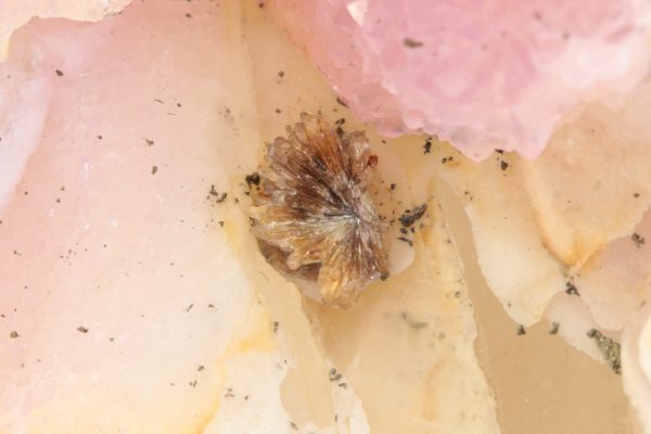 Rose quartz, eosphorite - Image 10