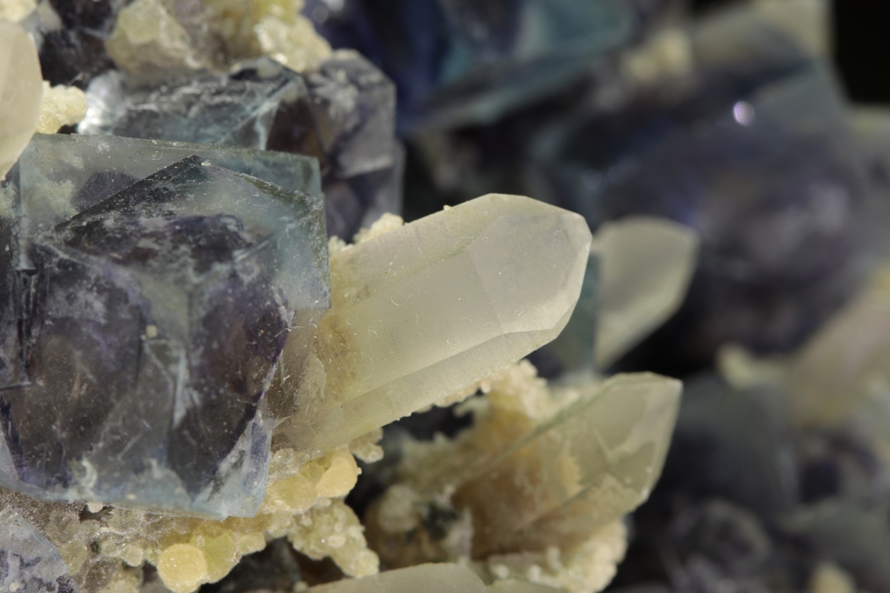 Fluorite, sphalerite - Image 10