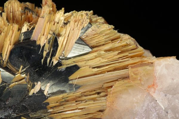 Rutile, hematite, quartz - Image 8