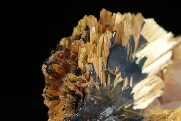 Rutile, hematite, quartz - Image 9