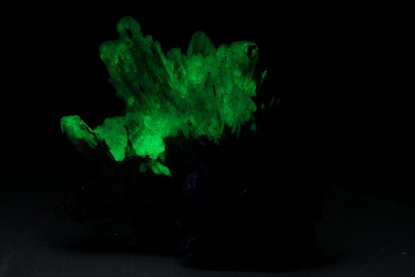 Rutile, hematite, hyalite - Image 2