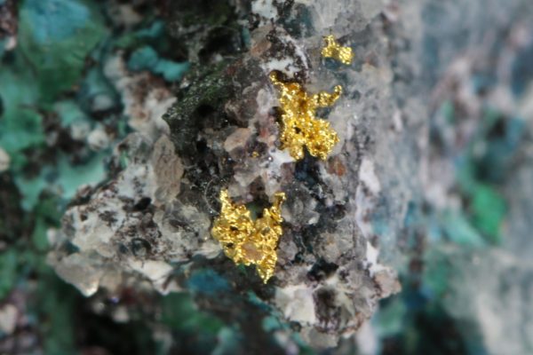 Gold, shattuckite - Image 6