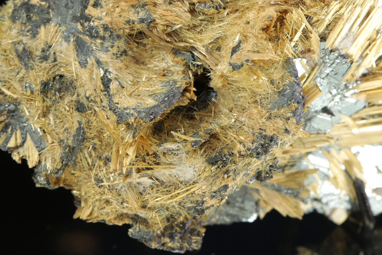 Rutile, hematite - Image 10
